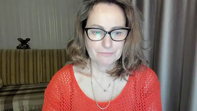 Snapshot of lauraoven chatting on 03-02-25, 04:47 lauraoven online show from 03-02-25, 04:47