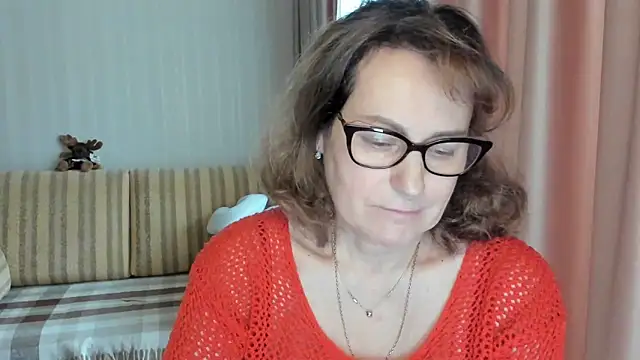 Snapshot of lauraoven chatting on 03-02-25, 10:58 lauraoven online show from 03-02-25, 10:58