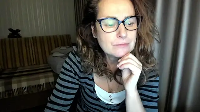 lauraoven online show from 11-29-25, 03:12