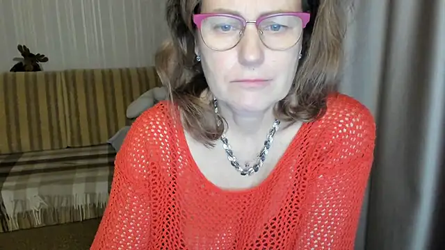 Snapshot of lauraoven chatting on 03-11-25, 07:14 lauraoven online show from 03-11-25, 07:14