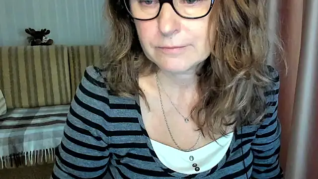 lauraoven online show from 10-26-25, 08:37