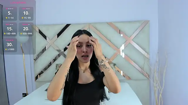 tati saldarriaga online show from 11-18-25, 08:01