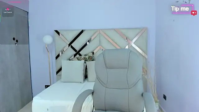 tati saldarriaga online show from 11-19-25, 07:58