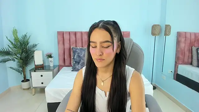 tati saldarriaga online show from 02-12-26, 03:01