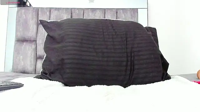 Snapshot of alyssia_ocean chatting on 05-10-26, 01:57 alyssia ocean online show from 05-10-26, 01:57