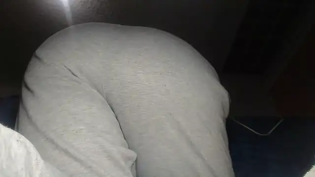 Snapshot of prettyangelsquirt chatting on 02-13-26, 02:11 prettyangelsquirt online show from 02-13-26, 02:11