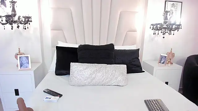 Sofiia W26 online show from 02-16-26, 12:15