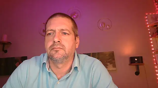 Snapshot of matrikes1 chatting on 02-14-25, 06:40 matrikes1 online show from 02-14-25, 06:40