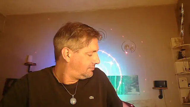 Snapshot of matrikes1 chatting on 10-07-25, 06:53 matrikes1 online show from 10-07-25, 06:53