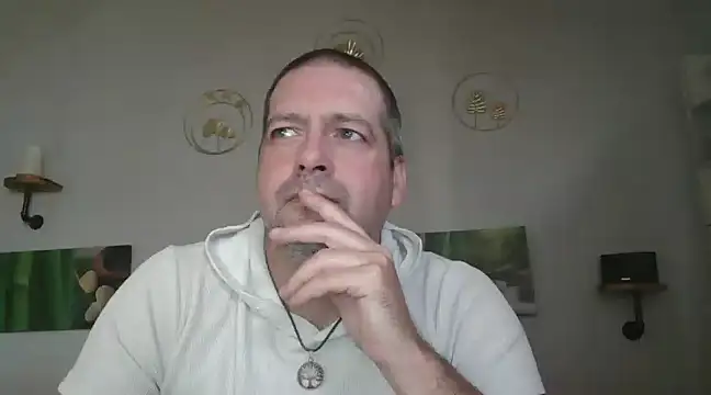 Snapshot of matrikes1 chatting on 02-09-25, 10:42 matrikes1 online show from 02-09-25, 10:42
