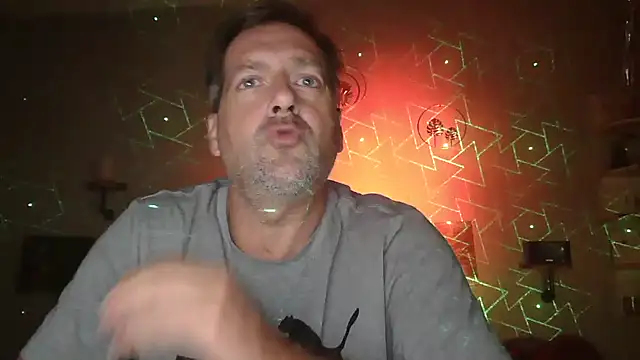 Snapshot of matrikes1 chatting on 10-06-25, 05:57 matrikes1 online show from 10-06-25, 05:57