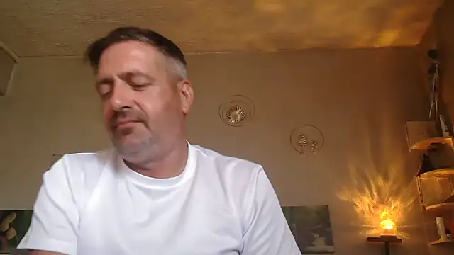Snapshot of matrikes1 chatting on 07-19-26, 10:01 matrikes1 online show from 07-19-26, 10:01