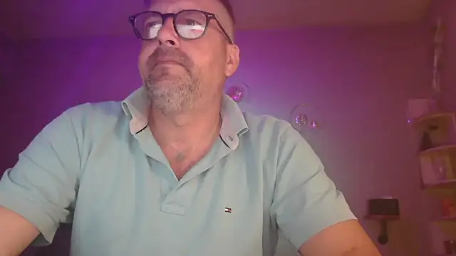 Snapshot of matrikes1 chatting on 05-05-26, 06:33 matrikes1 online show from 05-05-26, 06:33