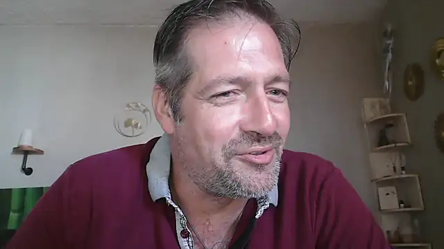 Snapshot of matrikes1 chatting on 09-28-25, 02:02 matrikes1 online show from 09-28-25, 02:02