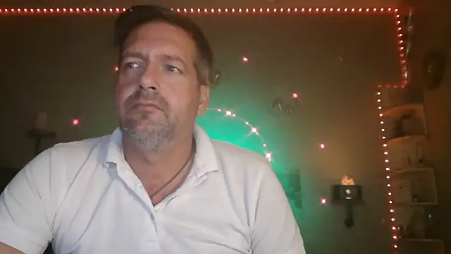 Snapshot of matrikes1 chatting on 10-11-25, 08:21 matrikes1 online show from 10-11-25, 08:21