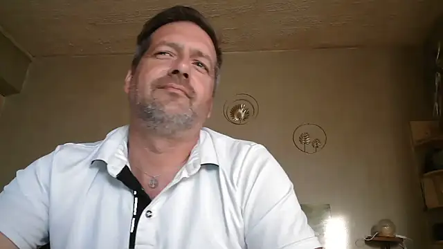 Snapshot of matrikes1 chatting on 06-03-26, 06:12 matrikes1 online show from 06-03-26, 06:12