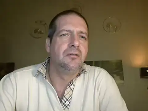 Snapshot of matrikes1 chatting on 02-12-25, 07:24 matrikes1 online show from 02-12-25, 07:24