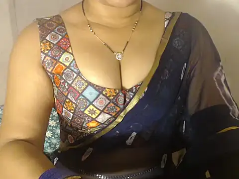 Snapshot of Open_Heart_Lennon chatting on 10-23-25, 04:44 Open Heart Lennon online show from 10-23-25, 04:44