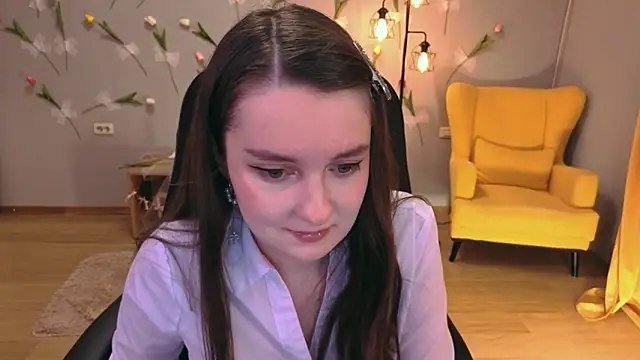 Snapshot of CloudGrace chatting on 06-06-26, 06:24 CloudGrace online show from 06-06-26, 06:24