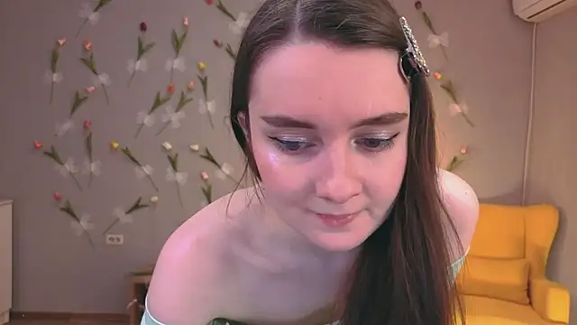 Snapshot of CloudGrace chatting on 05-13-26, 06:15 CloudGrace online show from 05-13-26, 06:15