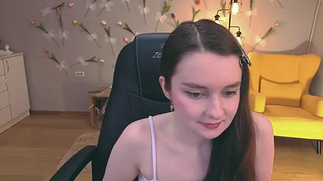 Snapshot of CloudGrace chatting on 05-28-26, 06:14 CloudGrace online show from 05-28-26, 06:14