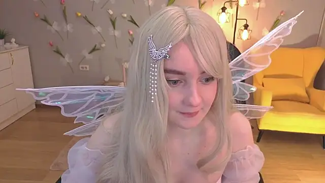Snapshot of CloudGrace chatting on 04-26-26, 03:15 CloudGrace online show from 04-26-26, 03:15
