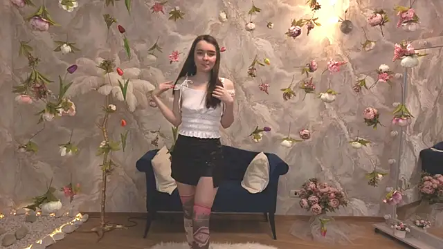 Snapshot of CloudGrace chatting on 05-06-26, 03:21 CloudGrace online show from 05-06-26, 03:21