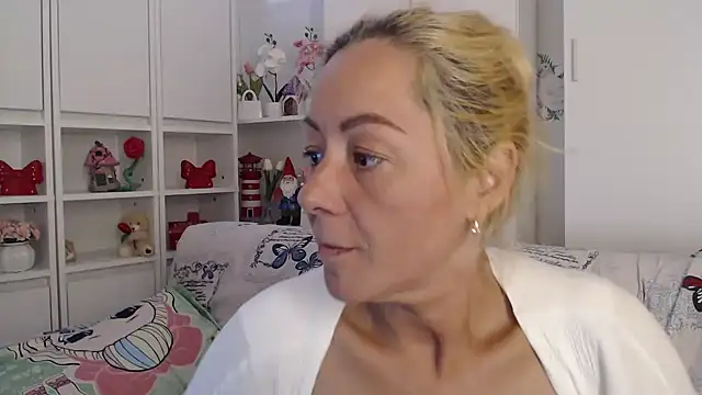Snapshot of spell_of_love chatting on 07-09-26, 12:37 spell of love online show from 07-09-26, 12:37