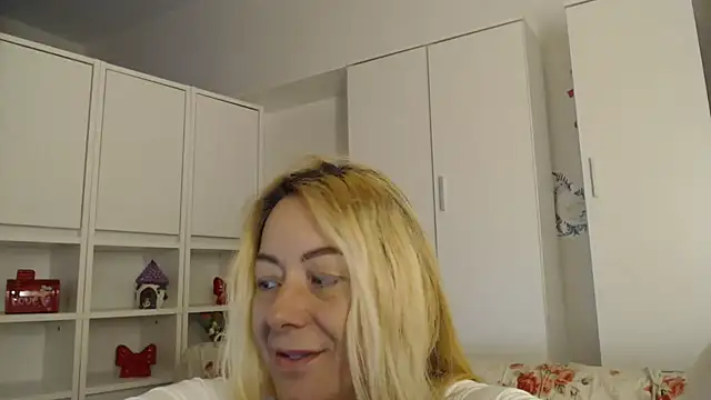 spell of love online show from 03-29-26, 03:57