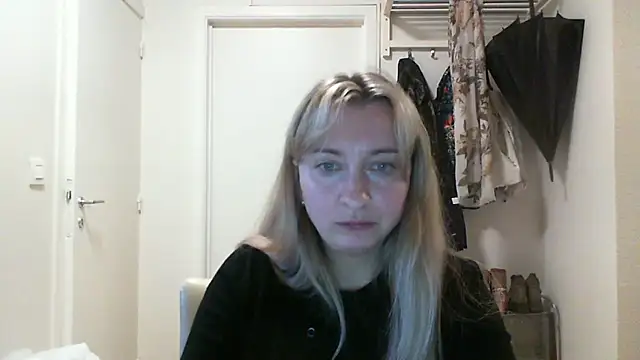 SusanCurt online show from 10-24-25, 09:08