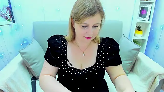 Erika Lov online show from 04-26-26, 01:36