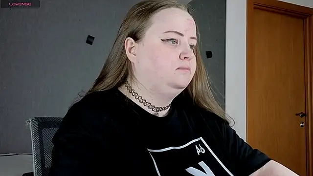 Snapshot of EMMA__CONNOR chatting on 09-30-25, 07:25 EMMA CONNOR online show from 09-30-25, 07:25