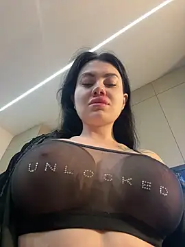 Wet  Bunny online show from 11-18-25, 03:32