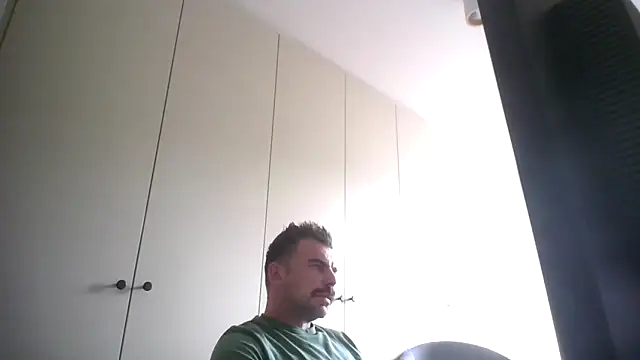 Snapshot of mrbigballs chatting on 09-08-25, 02:38 mrbigballs online show from 09-08-25, 02:38