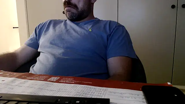 Snapshot of mrbigballs chatting on 06-03-26, 08:24 mrbigballs online show from 06-03-26, 08:24