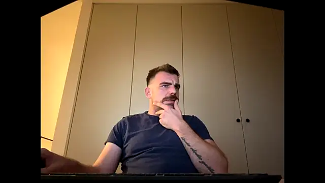 Snapshot of mrbigballs chatting on 10-25-25, 09:59 mrbigballs online show from 10-25-25, 09:59