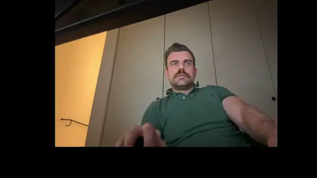 Snapshot of mrbigballs chatting on 02-11-26, 08:52 mrbigballs online show from 02-11-26, 08:52