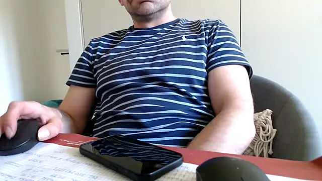 Snapshot of mrbigballs chatting on 05-16-26, 06:45 mrbigballs online show from 05-16-26, 06:45