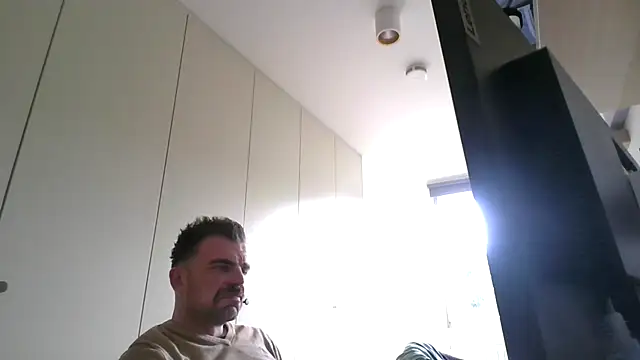 Snapshot of mrbigballs chatting on 10-02-25, 01:47 mrbigballs online show from 10-02-25, 01:47