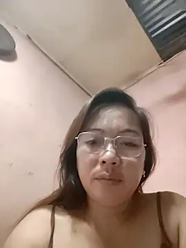 Snapshot of asianwet4u chatting on 03-19-25, 10:31 asianwet4u online show from 03-19-25, 10:31