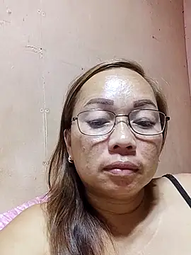 Snapshot of asianwet4u chatting on 09-19-25, 05:28 asianwet4u online show from 09-19-25, 05:28