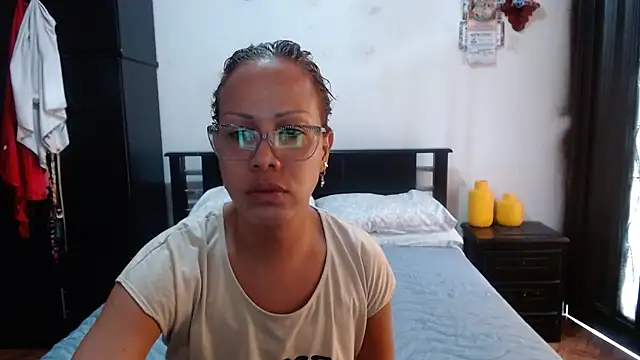 Snapshot of sensual_nataliee chatting on 10-13-25, 02:07 sensual nataliee online show from 10-13-25, 02:07
