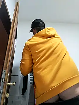 Codymc89 online show from 12-21-25, 04:08