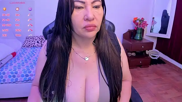 esmeralda milf online show from 10-15-25, 12:13