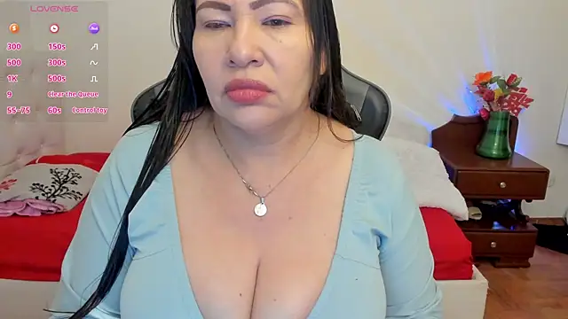 esmeralda milf online show from 11-06-25, 06:23