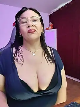 esmeralda milf online show from 06-20-26, 08:36