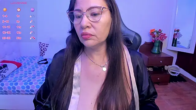 esmeralda milf online show from 10-12-25, 08:10