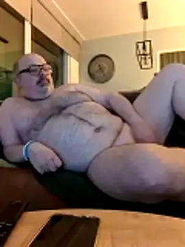 Bibear197511 online show from 10-28-25, 06:40