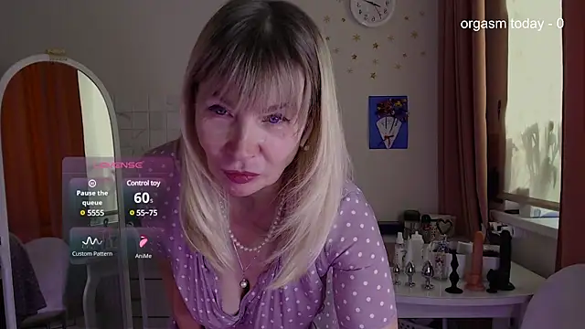 Snapshot of JuliaVilnet chatting on 03-11-25, 05:13 JuliaVilnet online show from 03-11-25, 05:13