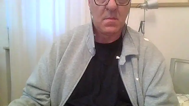 Snapshot of ANONIMO7735 chatting on 10-20-25, 05:20 ANONIMO7735 online show from 10-20-25, 05:20